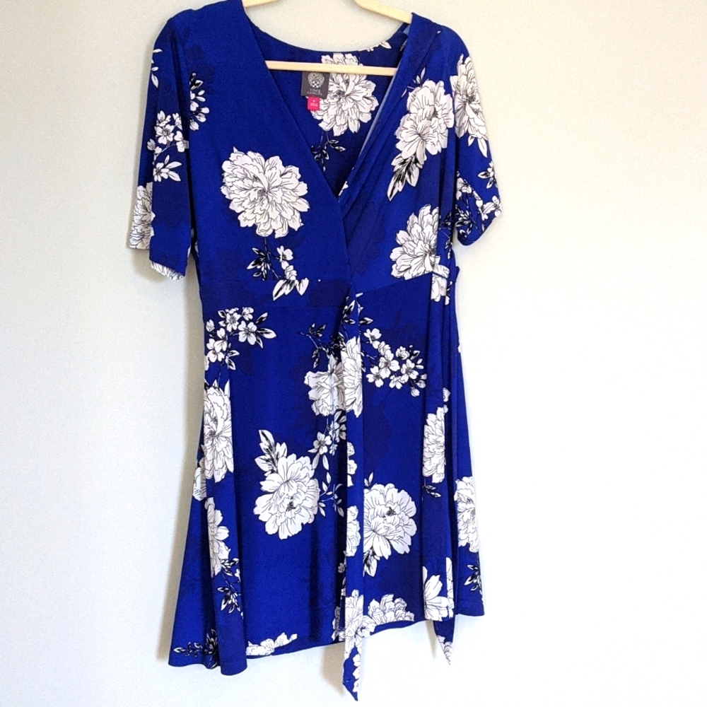 Vince Camuto Blue flower print dress, 14